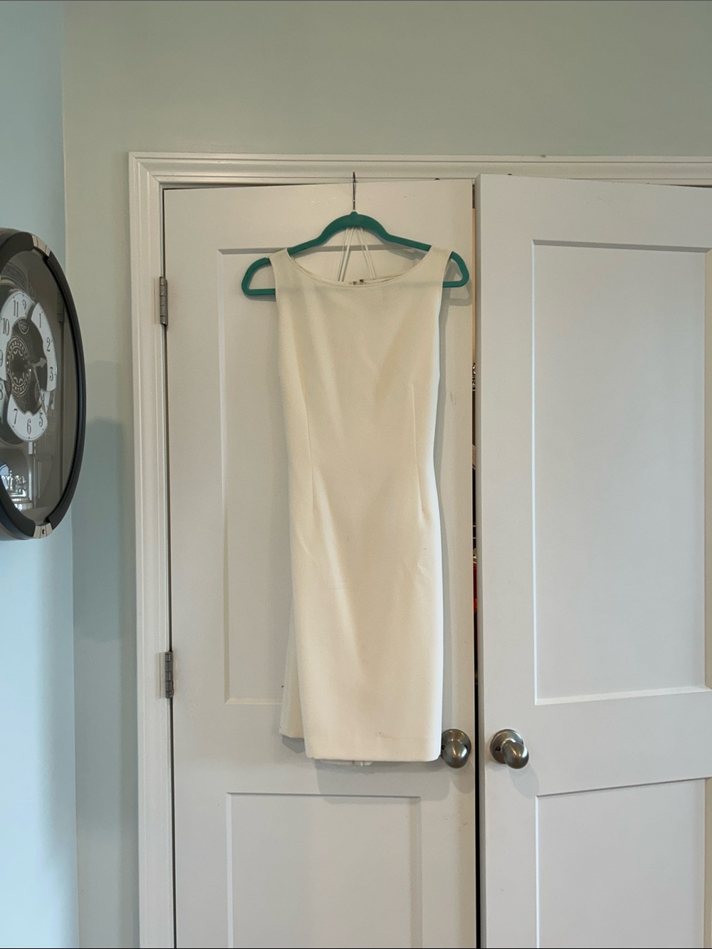 Sheath ivory dress by Ann kleinNever worn very classic - Picture 1 of 3